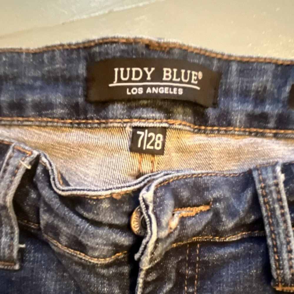 Judy Blue‎ Women's Boyfriend Fit Distressed Stretch Denim Jeans Medium Wash